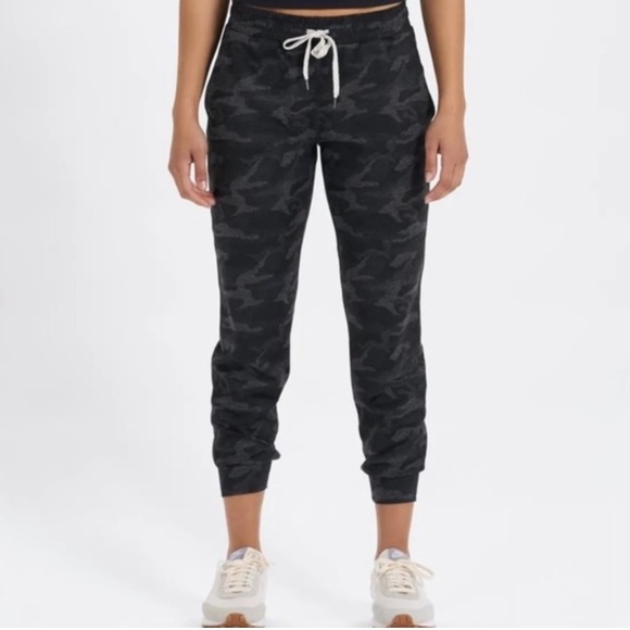 Vuori Pants - Vuori Performance Joggers Black Camo